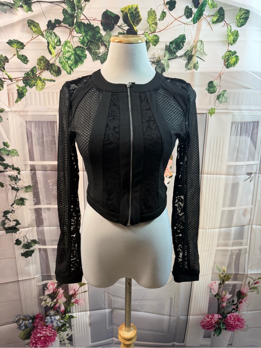 454-a'gaci Black Lace Zip-Front Crop Jacket